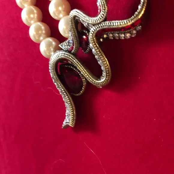 Heidi Daus 🆕 “Sweeter Than Candy”Swarovski Crystals Necklace & cream beads